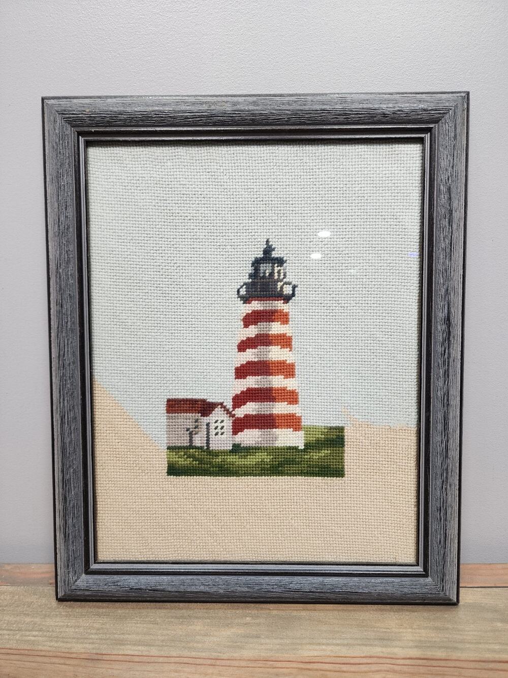 VINTAGE NEEDLEPOINT LIGHTHOUSE HANDMADE FRAMED ART OCEAN SEASIDE LAKE 16.5X13.5